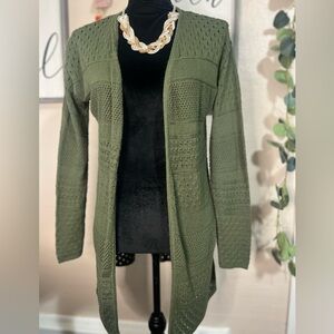 🌻Time and Tru Green Cardigan Sweater with Cable Knit🌻